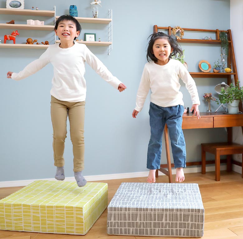 クッションでトランポリン!?1